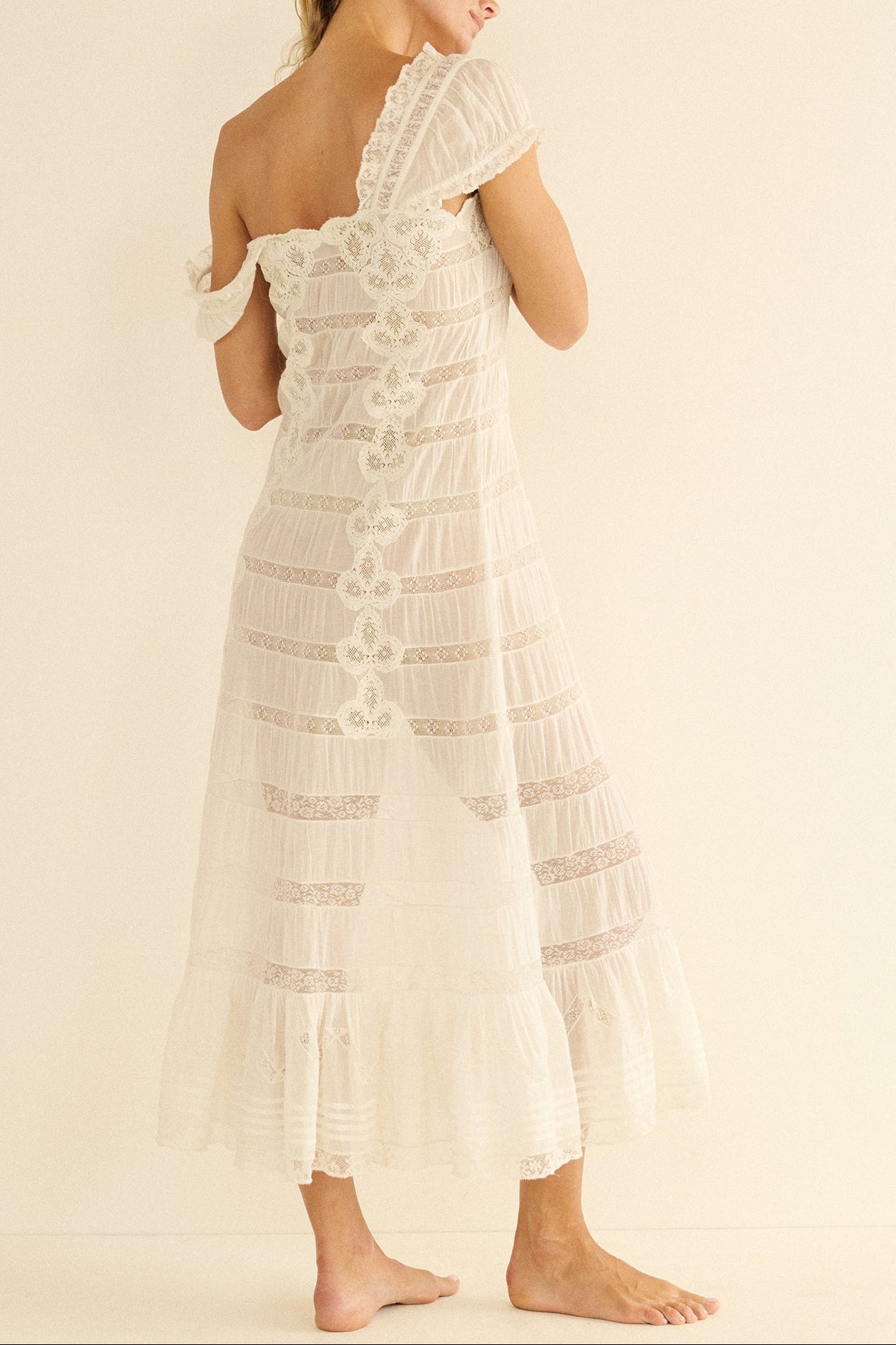 Marenne Solid Lace Maxi Dresses